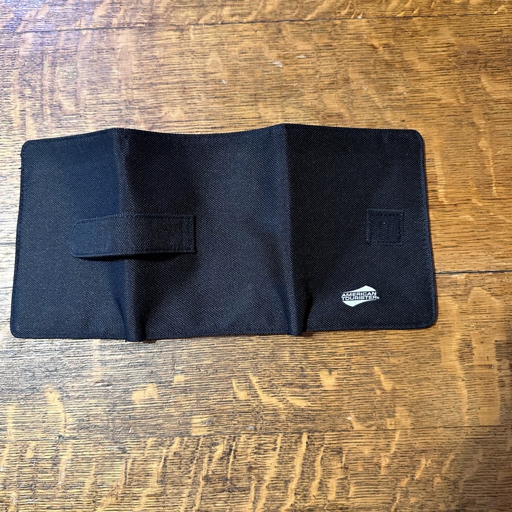 American Tourister, Passport Holder, BLACK, RFID Protection, inner pockets - Picture 3 of 5